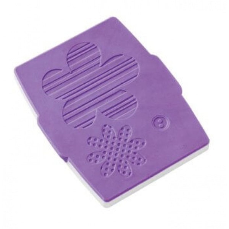 Wilton D-Button Flower Fondant Cut & Press