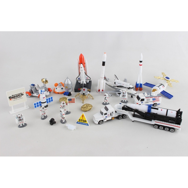 SPACE ADVENTURE SPACE EXPLORATION 28 PIECE SET (**)